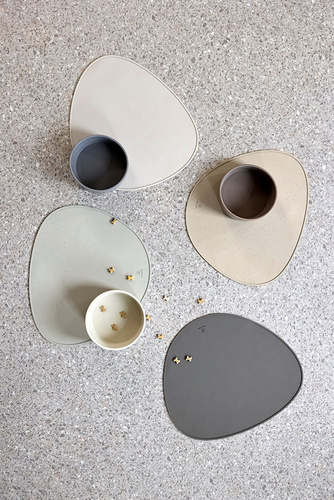 PALOPA Mata pod miskę dla psa Loua granule taupe