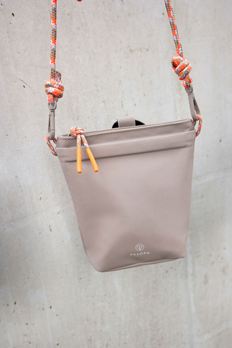 PALOPA Torebka saszetka na smakołyki dla psa Karl taupe M